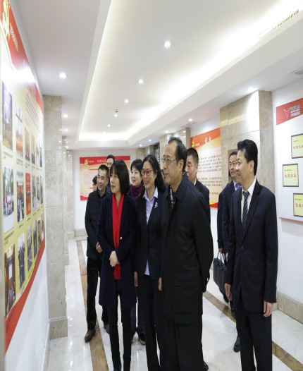 市、區(qū)政協(xié)領(lǐng)導視察萬華集團